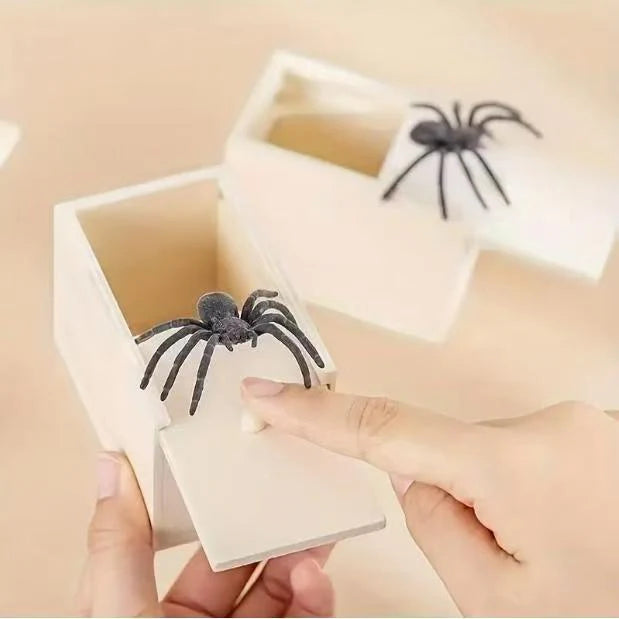 🕷️😱BUY 1 Free 1 🎁 Epic Wooden Spider Gag Box - Jump Scare Prank for Parties, Family, Office & Dorms!